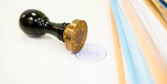 Notarstempel auf einem Dokument